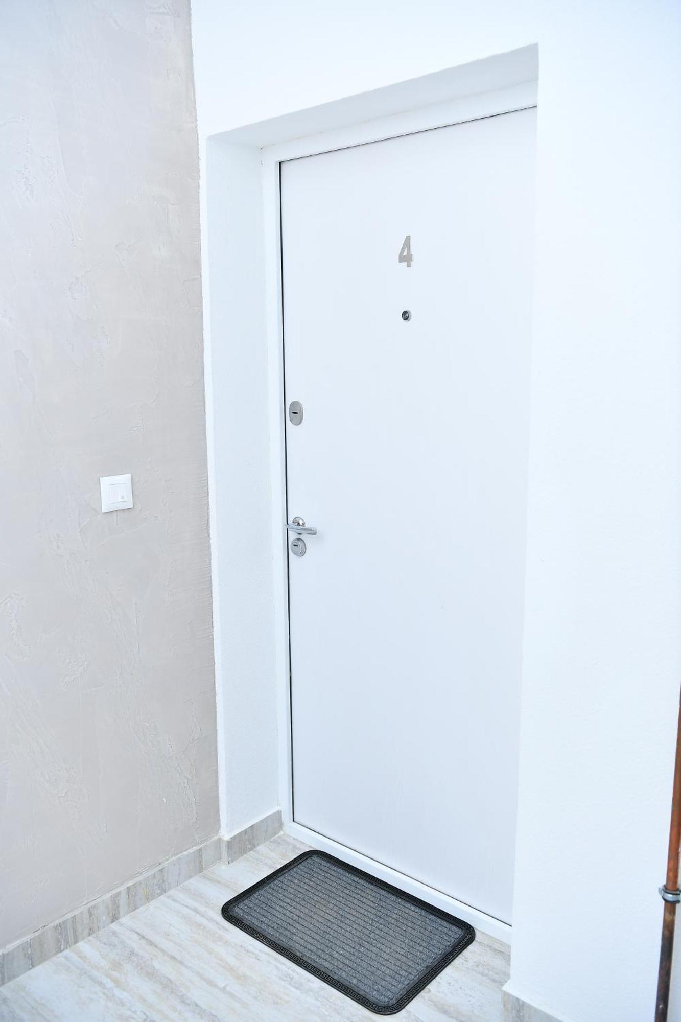 Apartment M46 *